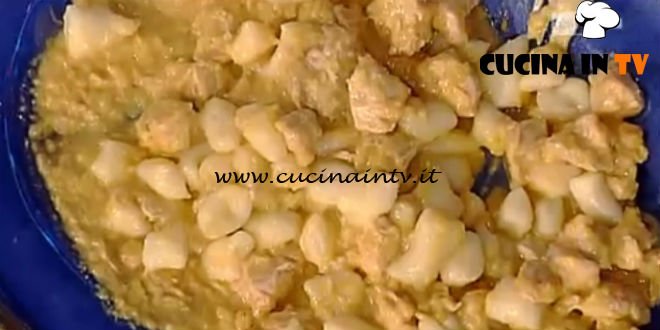 La Prova del Cuoco - Gulasch di tacchino ai porri con gnocchetti all’acqua ricetta Anna Moroni