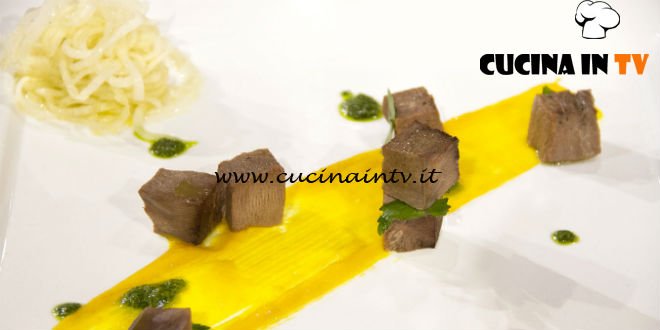 Masterchef Italia 6 - ricetta Lingua di maiale con salsa verde daikon e vellutata di zucca piccante di Marco Vandoni