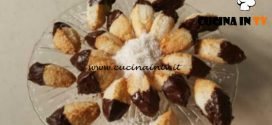Cotto e mangiato - Biscotti al cocco e cioccolato ricetta Tessa Gelisio