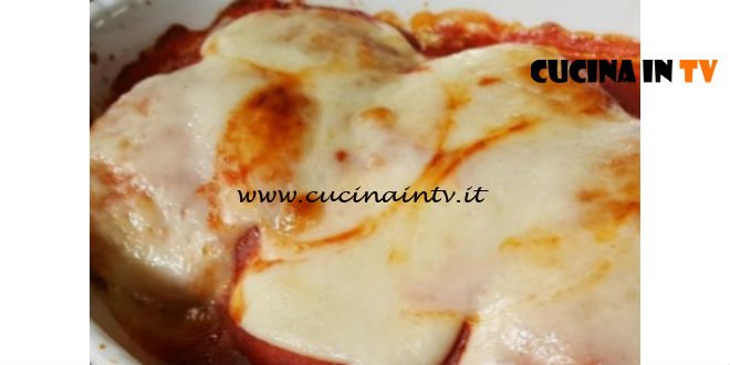 Cotto e mangiato - Involtini di verza con salsiccia e zucca ricetta Tessa Gelisio