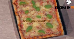 È sempre mezzogiorno | Pizza di casa in teglia ricetta Fulvio Marino