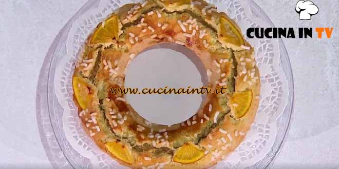 È sempre mezzogiorno | Ciambella di frolla con mandorle ed arance ricetta Antonio Paolino