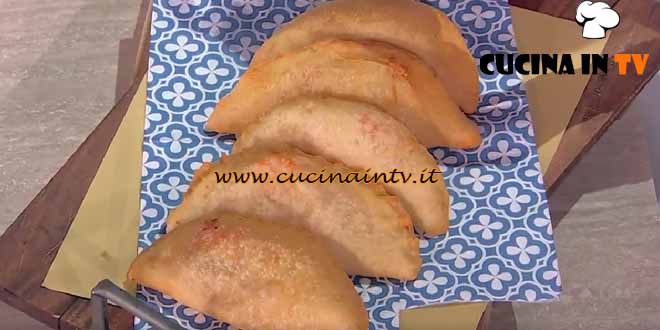 È sempre mezzogiorno | Panzerotti di pizza ricetta Fulvio Marino