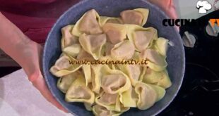 È sempre mezzogiorno | Tortelli alla zucca ricetta Alessandra Spisni