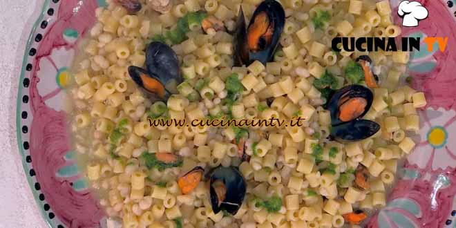 È sempre mezzogiorno | Tubetti cozze e fagioli ricetta Antonella Ricci