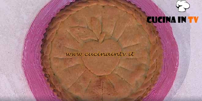 È sempre mezzogiorno | torta rustica alle mele ricetta Natalia Cattelani