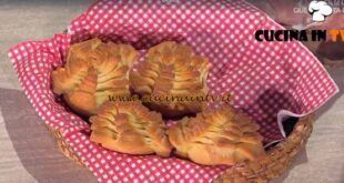 È sempre mezzogiorno | Rose di pane ricetta Fulvio Marino