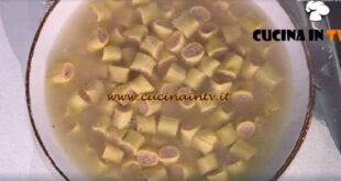 È sempre mezzogiorno | Maniche di frate in brodo ricetta Daniele Persegani