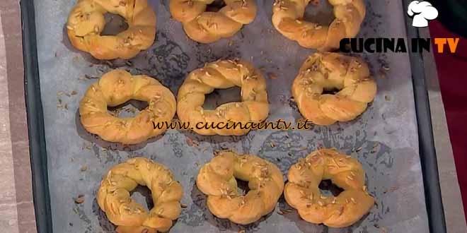 È sempre mezzogiorno | Taralli da regalo ricetta Fulvio Marino