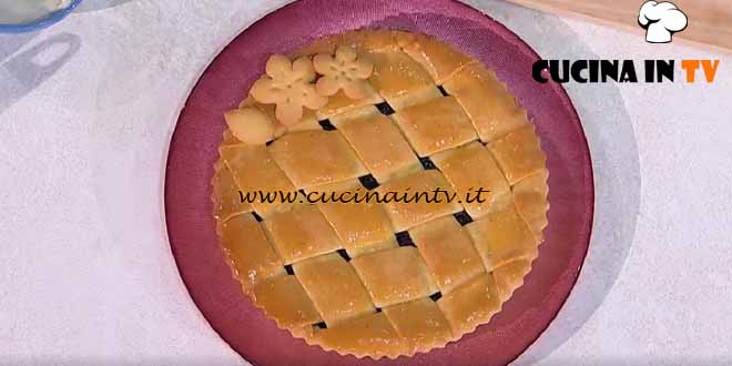 È sempre mezzogiorno | Crostata all'olio con ripieno all'arancia ricetta Natalia Cattelani